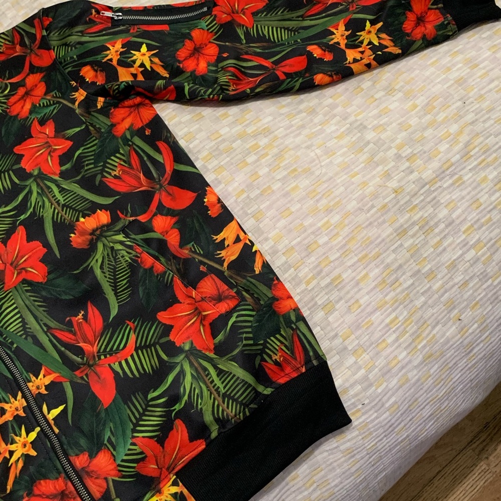 FOREVER 21Miami ๐ floral theme ๐ ๐บ track jacket - Picture 3 of 5